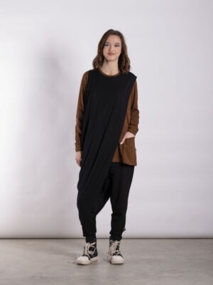 Deeanne Hobbs Sway Line Top | Black