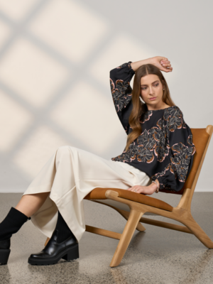 Madly Sweetly Wood Rose Top | Black